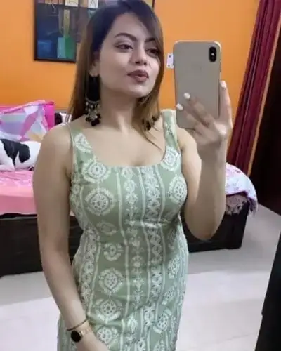 Call Girl in Devgadh Baria